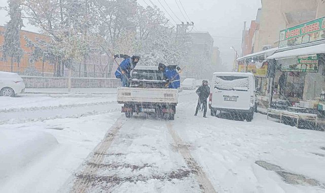 Eyyübiye Belediyesi ekiplerinin karla mücadelesi sürüyor