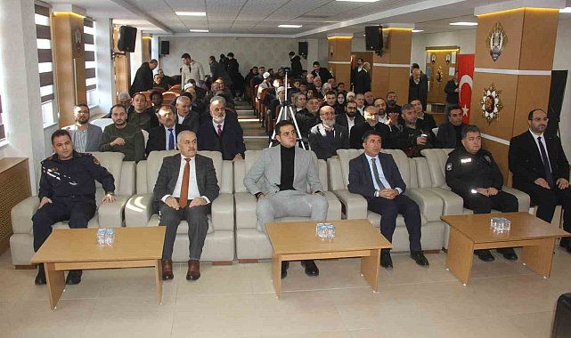 Ezanı güzel okumak için yarıştılar