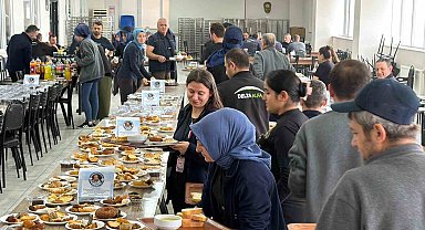 Fabrika işçilerinden yürek ısıtan destek