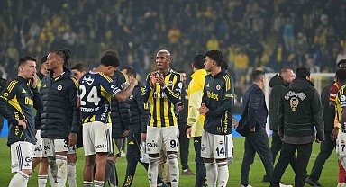 Fenerbahçe, derbide puanı uzatmada aldı