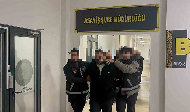 Futbolcunun aralarında bulunduğu 3 kişiyi silahla yaralayan 2 şüpheli tutuklandı