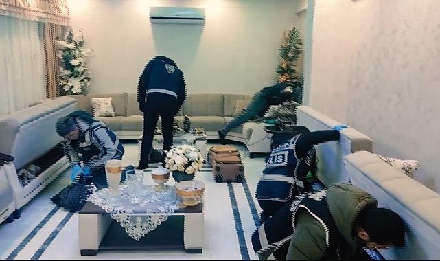 Gaziantep'te nitelikli dolandırıcılık operasyonu: 25 adet ruhsatsız silah ele geçirildi