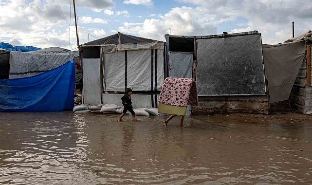 Gazze'yi vuran fırtınada 12 kişi hayatını kaybetti, 27 binden fazla çadır hasar gördü