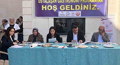 Genç kursiyerler yöresel yemeklerle hünerlerini sergiledi