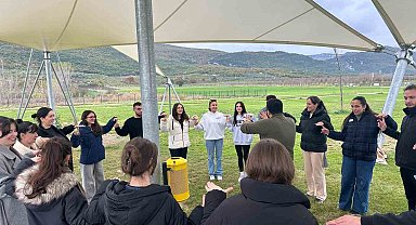 Gençler iklim krizini doğada ele aldı