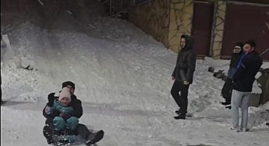 Giresun'da sahilde yağmur, yüksek kesimlerinde kar yağışı etkili oluyor