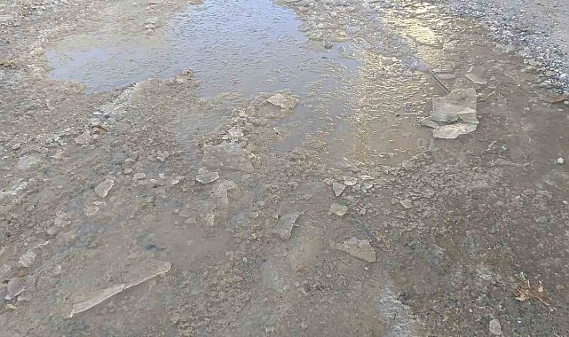 Gölbaşı'nda, sular dondu