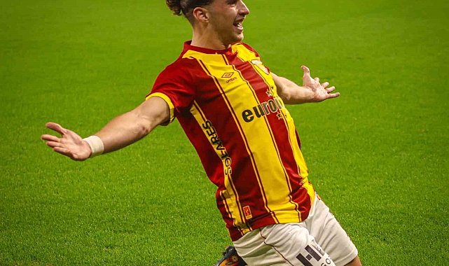 Göztepe'de Arda ve Dennis yakın markajda