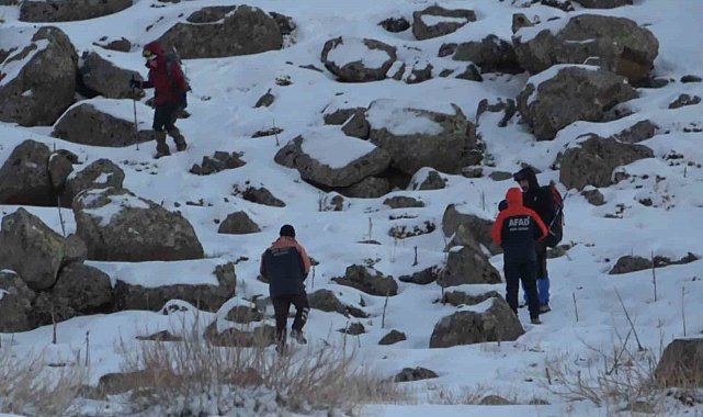 Hasan Dağı'na tırmanan 2 üniversite öğrencisi dağda mahsur kaldı