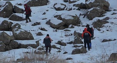 Hasan Dağı'na tırmanan 2 üniversite öğrencisi dağda mahsur kaldı
