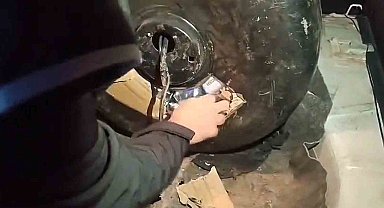 Hatay'da kaçakçılık operasyonu: Otomobilin her yerinden telefon ve elektronik sigara fışkırdı