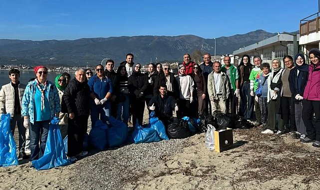 Havran MYO öğrencilerinden Akçay sahilinde çevre temizliği