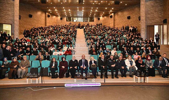 Hayata köprü sanat projesi kapsamında "Altın Çağ" tiyatro gösterisi sahnelendi