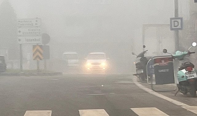 Hayrabolu'da yoğun sis hayatı olumsuz etkiledi