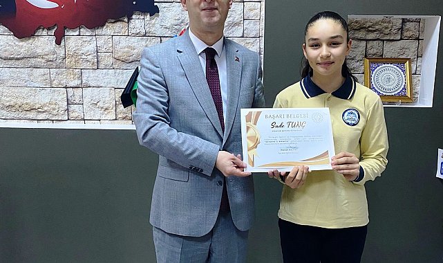 Hisarcık'ta şiir yarışmasında il birincisi olan öğrenci ödüllendirildi
