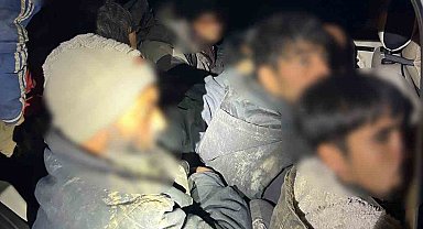 Iğdır'da bir araçta 12 düzensiz göçmen ve 2 organizatör yakalandı