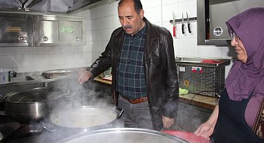 Iğdır'da pansiyon ziyaretinde koruyucu ekipman tartışması