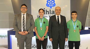 İhlas Koleji öğrencilerinden karatede çifte şampiyonluk