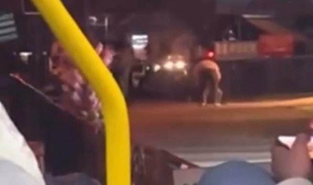 İki grup tekme tokat kavga etti, o anlar kameraya yansıdı