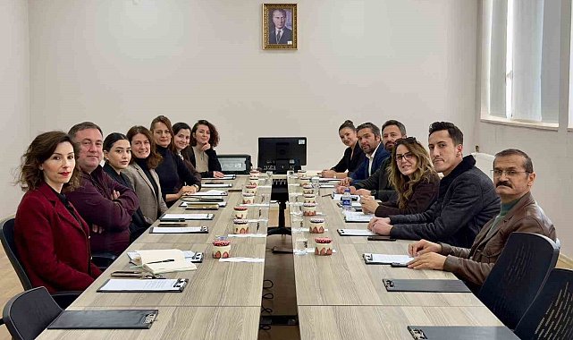 İletişim Fakültesi öğrencileri için sektör odaklı eğitim masaya yatırıldı