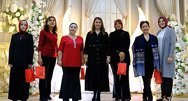 İlham veren kadınlar Gölcük'te moral depoladı