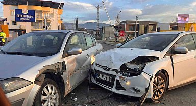 İncirliova'da otomobiller çarpıştı: 1 yaralı