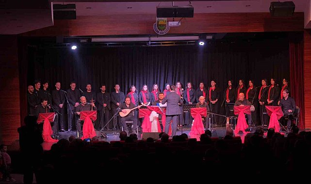 İnegöl Belediyesi THM Gençlik Korosu'ndan kulakların pasını silen konser