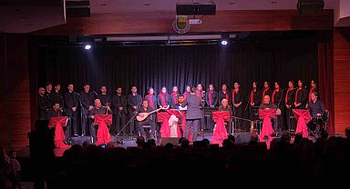 İnegöl Belediyesi THM Gençlik Korosu'ndan kulakların pasını silen konser