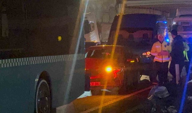 İşçi servisi yayaya çarpıp takla attı: 1 ölü, 4 yaralı