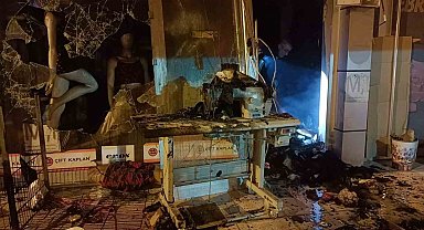 Isparta'da iç giyim mağazasında çıkan yangın itfaiye ekiplerince söndürüldü