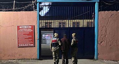 İspir'de firari FETÖ üyesi yakalandı