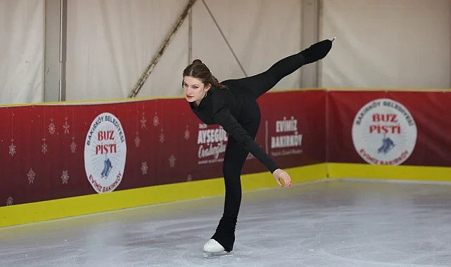 İstanbul Bakırköy'de açılan Buz Pisti'ne büyük ilgi