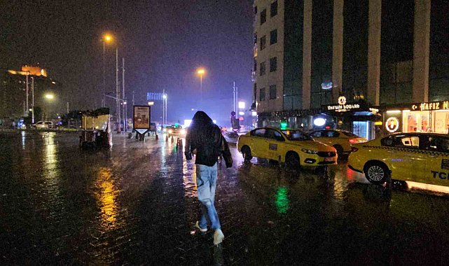 İstanbul'da beklenen sarı kodlu sağanak başladı