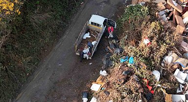 İstanbul'da gökdelenlerin gölgesinde kaçak moloz dökümü