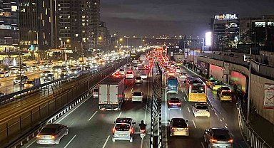 İstanbul'da trafik yoğunluğu yüzde 85'e ulaştı