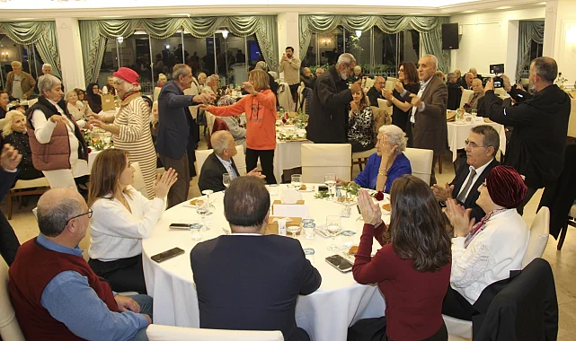 İstanbul'da Darülaceze'de erken yeni yıl yemeği