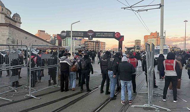 İstiklal caddesi girişinde yoğun güvenlik önlemi