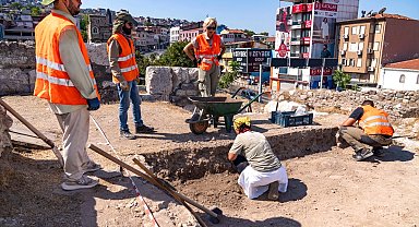 İzmir Büyükşehir'den kent tarihine güçlü destek