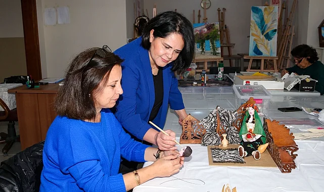 İzmir Çiğli'de kadınlar geleneksel sanatı geleceğe taşıyor