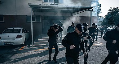 İzmir İtfaiyesi'nden polis okulunda yangın tatbikatı