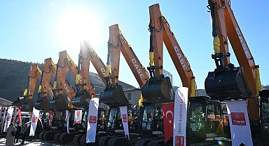 İzmir Karabağlar'a yeni iş makinesi desteği