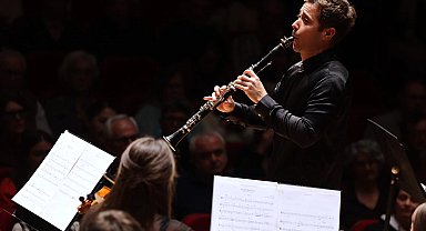 İzmir Oda Orkestrası dünyaca ünlü klarnetçi Barragán ile sahne aldı