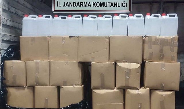 İzmir'de 860 litre etil alkol ele geçirildi