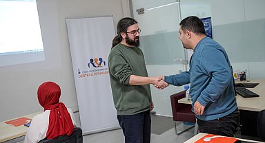 İzmir'de 53 engelli çalışma hayatına katıldı