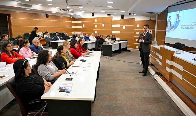 İzmir'de Bornova Muhtarlar Akademisi başladı