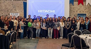 İzmir'de genç tasarımcılar doğadan ilhamla tasarladı