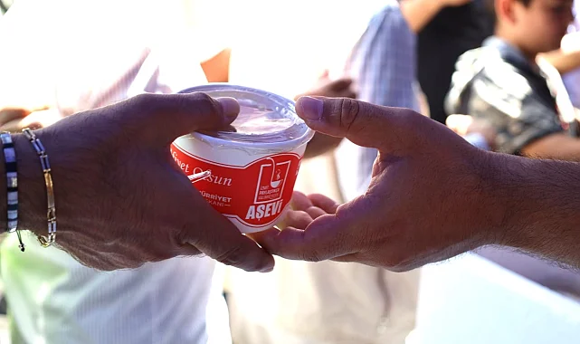 İzmit Belediyesi bugün kandillik helva ikram edecek