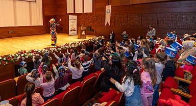 İZSU, yeni yıla miniklerle 'Merhaba' dedi