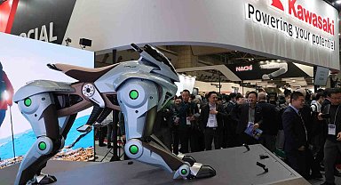 Japonya'da robottan Türkiye'ye "lokumlu" selam