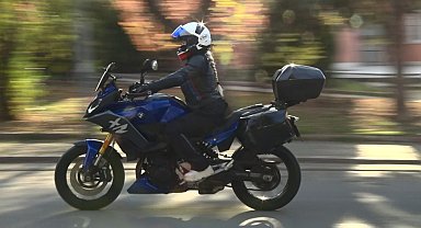 Kadın sürücü İspanya'dan Türkiye'ye motosikletle 4,5 günde geldi: Sınırda gözyaşlarını tutamadı